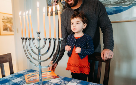 https://pjlibrary.org/beyond-books/pjblog/october-2018/hanukkah-books-for-interfaith-families