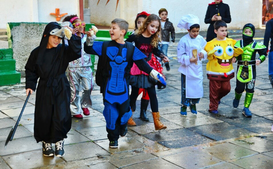 kids in costume